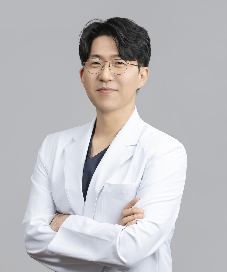 이채윤 대표원장 — 구강악안면외과 전문의