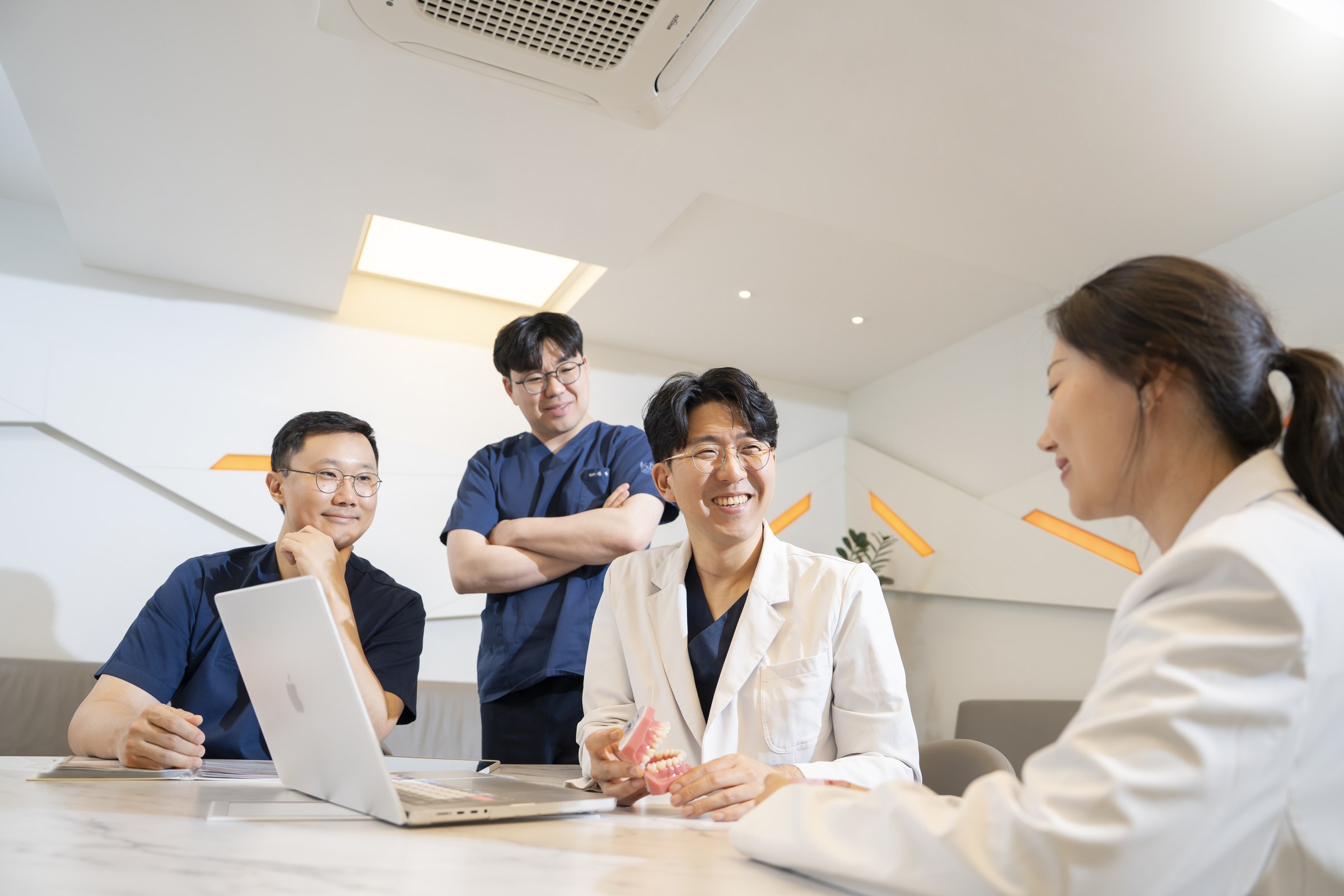 Dental implant consultation at Seoul Egowoon Dental Clinic